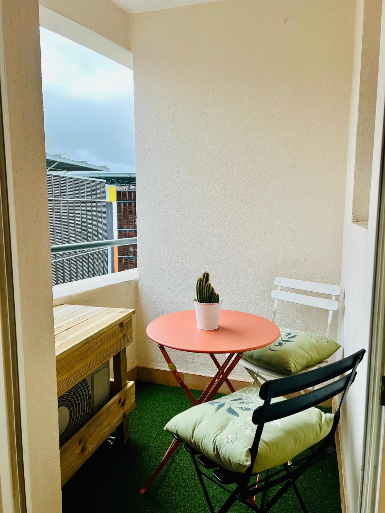 Appartement T2 Beaux Arts Parking Prive Gratuit à Montpellier Extérieur photo
