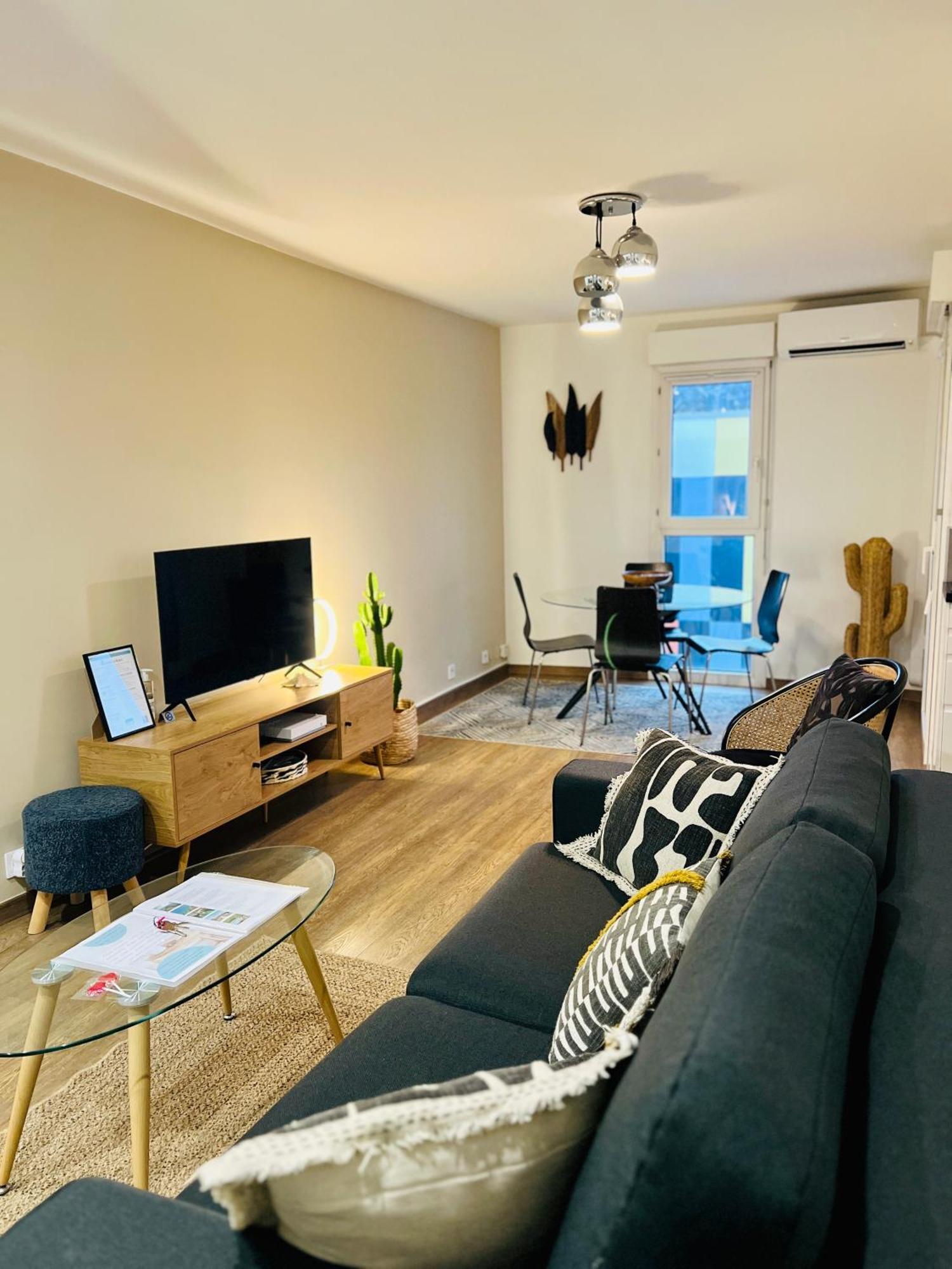 Appartement T2 Beaux Arts Parking Prive Gratuit à Montpellier Extérieur photo